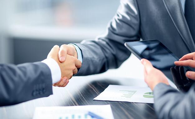 使用trashy或陳詞濫調(diào)的照片 使用trashy或陳詞濫調(diào)的照片